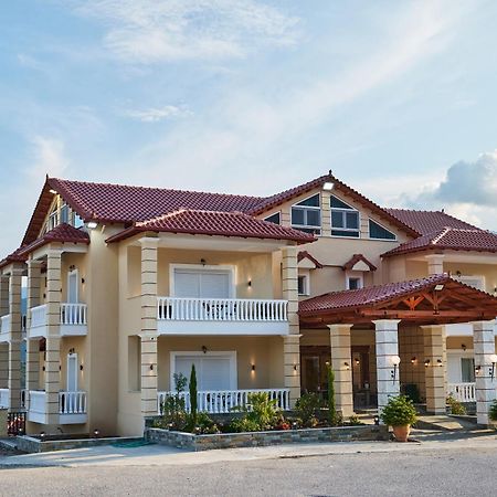 Famissi Suites 2 กาลัมปากา ภายนอก รูปภาพ