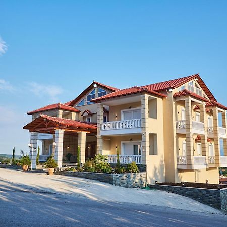 Famissi Suites 2 กาลัมปากา ภายนอก รูปภาพ