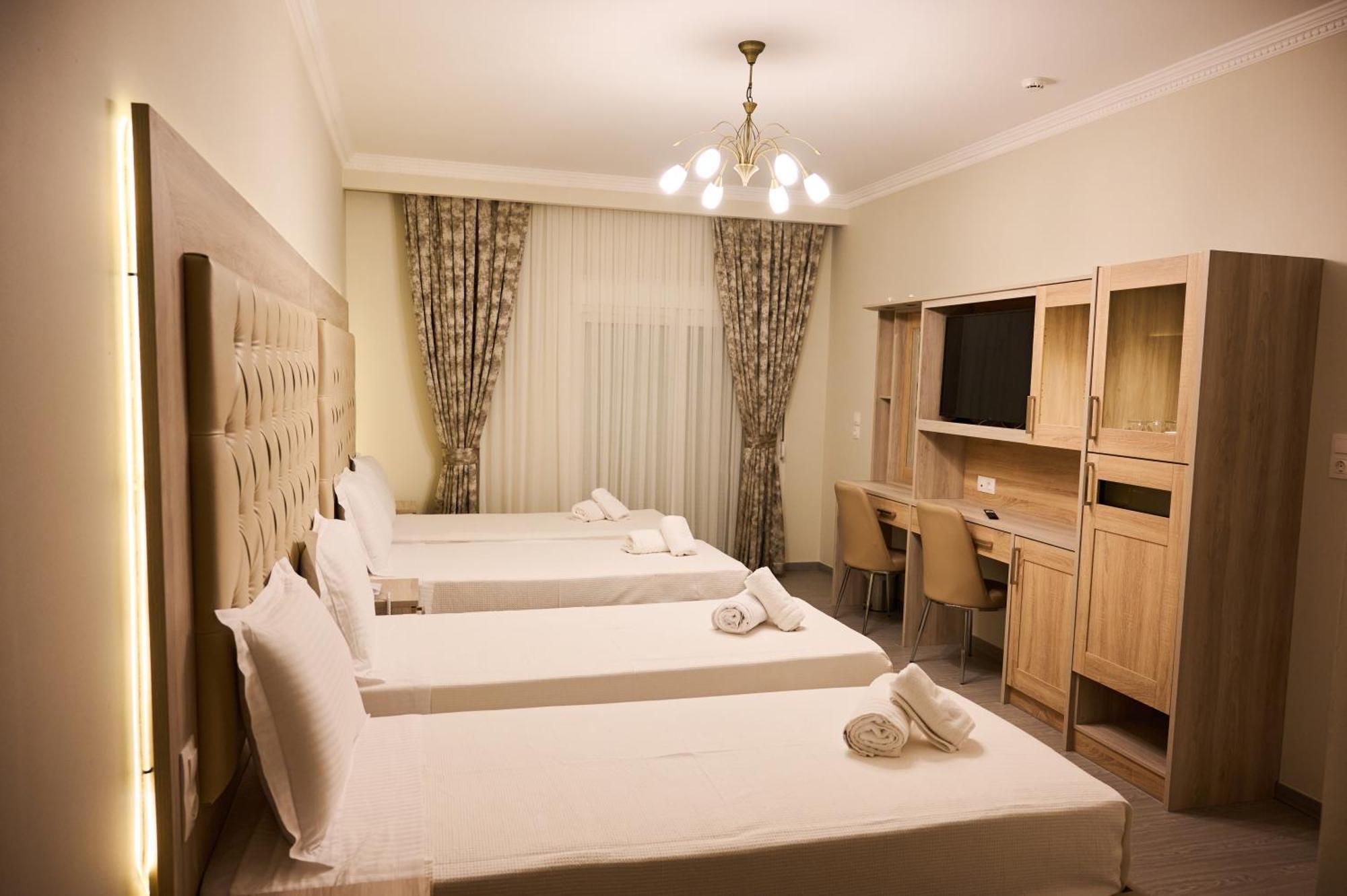 Famissi Suites 2 กาลัมปากา ภายนอก รูปภาพ