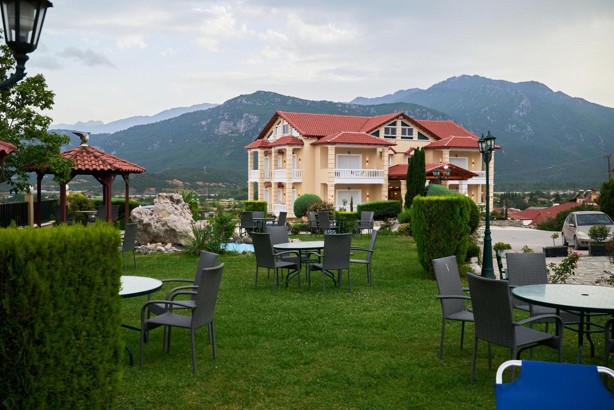Famissi Suites 2 กาลัมปากา ภายนอก รูปภาพ