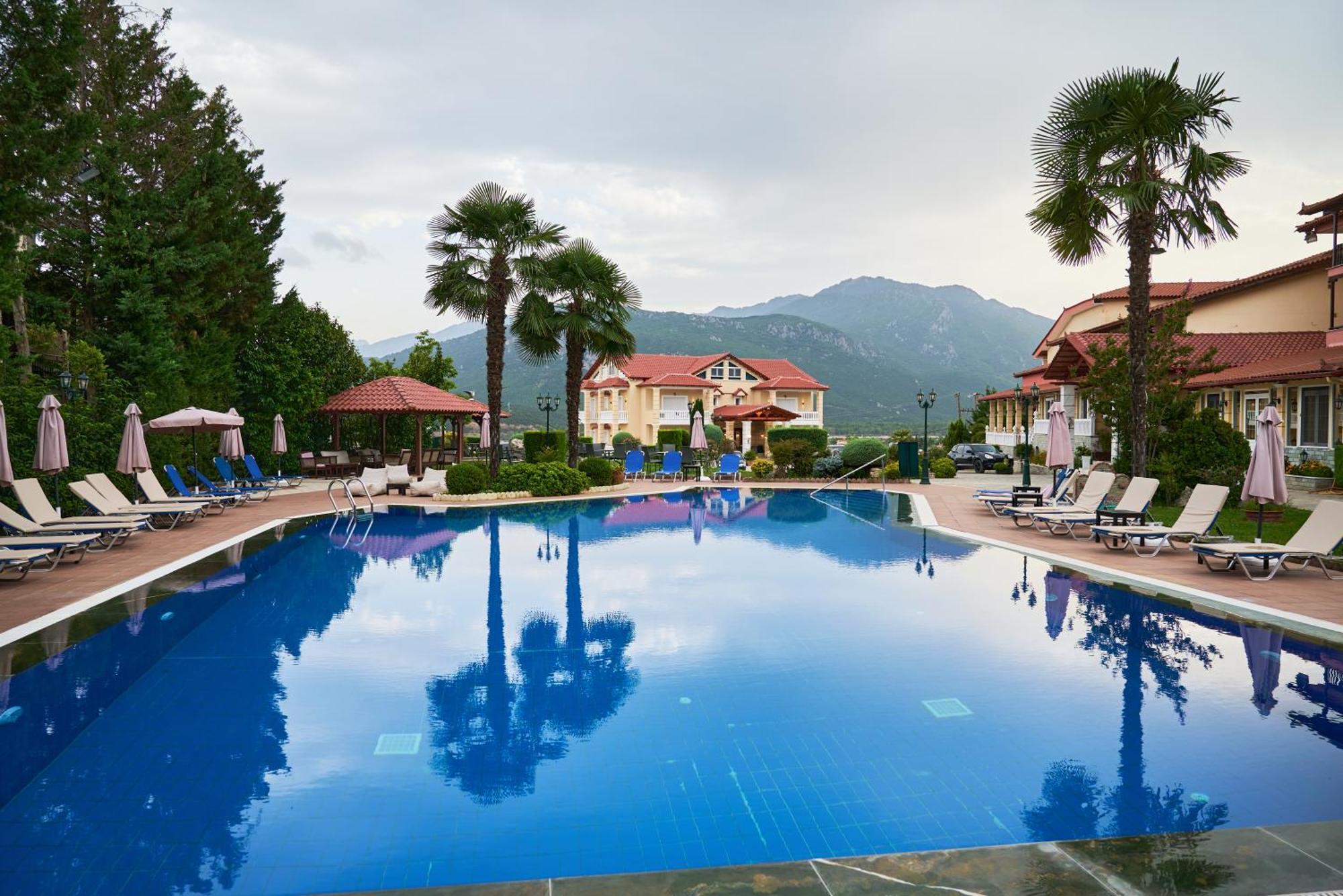 Famissi Suites 2 กาลัมปากา ภายนอก รูปภาพ